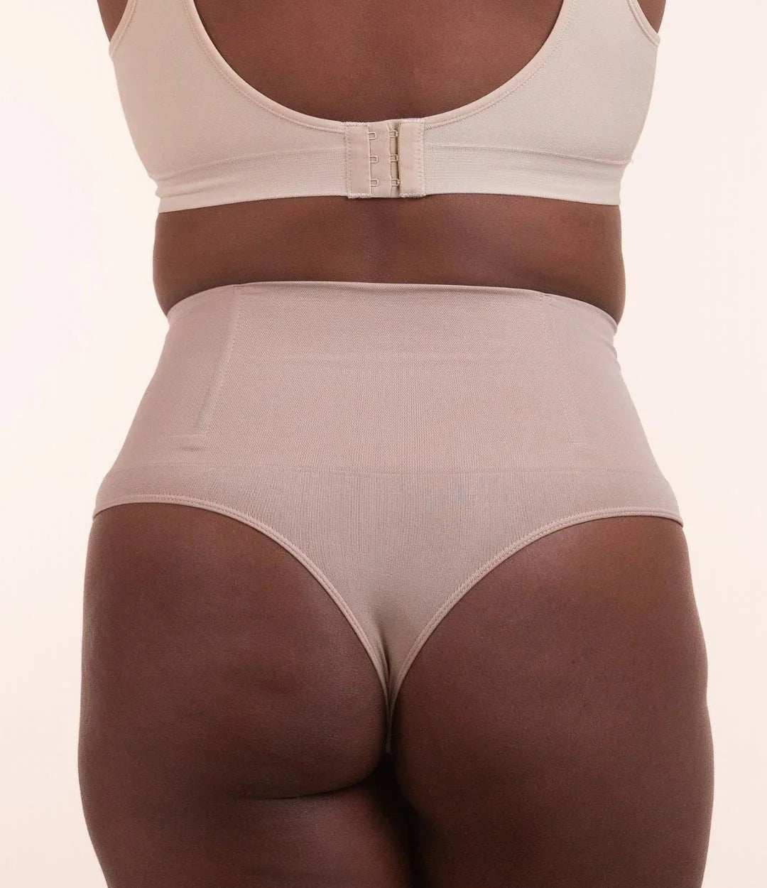 Calcinha Modeladora Não Enrola – ShapeHold™