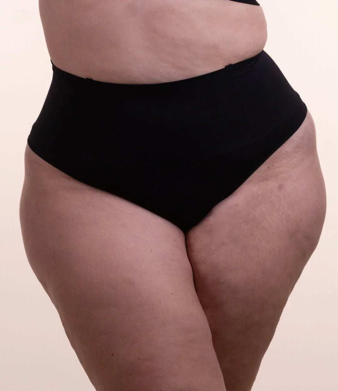 Calcinha Modeladora Não Enrola – ShapeHold™
