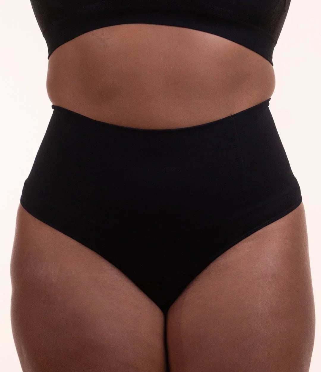 Calcinha Modeladora Não Enrola – ShapeHold™