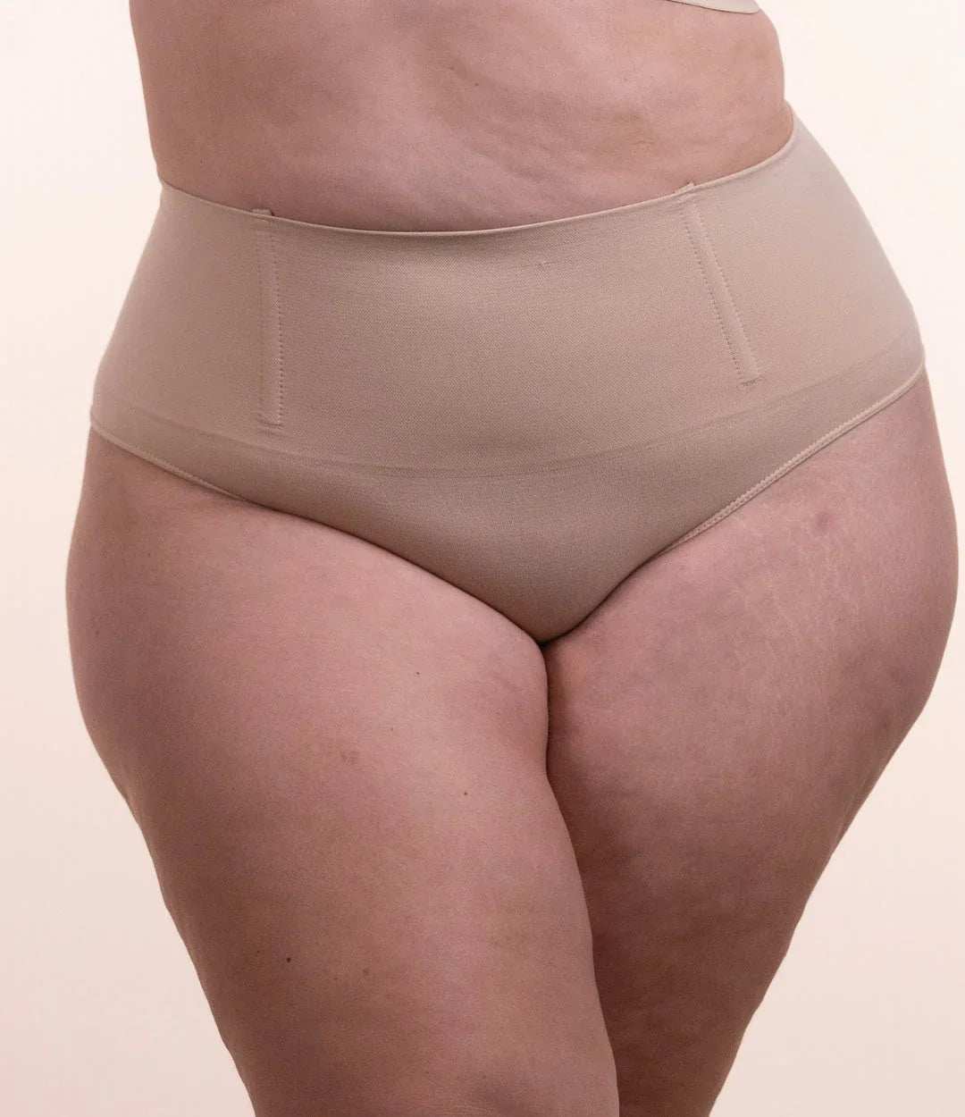 Calcinha Modeladora Não Enrola – ShapeHold™