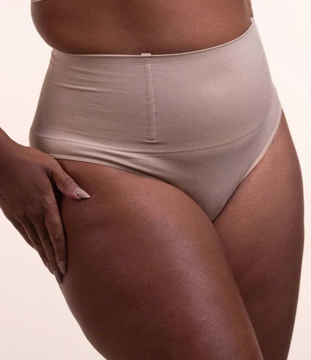 Calcinha Modeladora Não Enrola – ShapeHold™